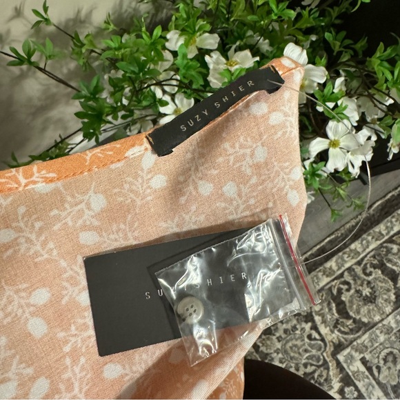 NEW WITH TAGS, Suzy Shier Dress, Size Large. - Picture 3 of 6